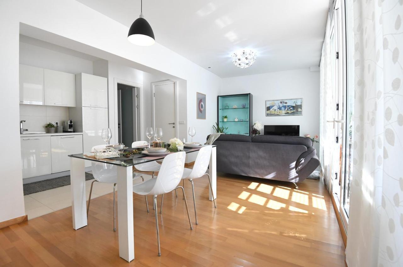 Apartment Lari Zara Esterno foto