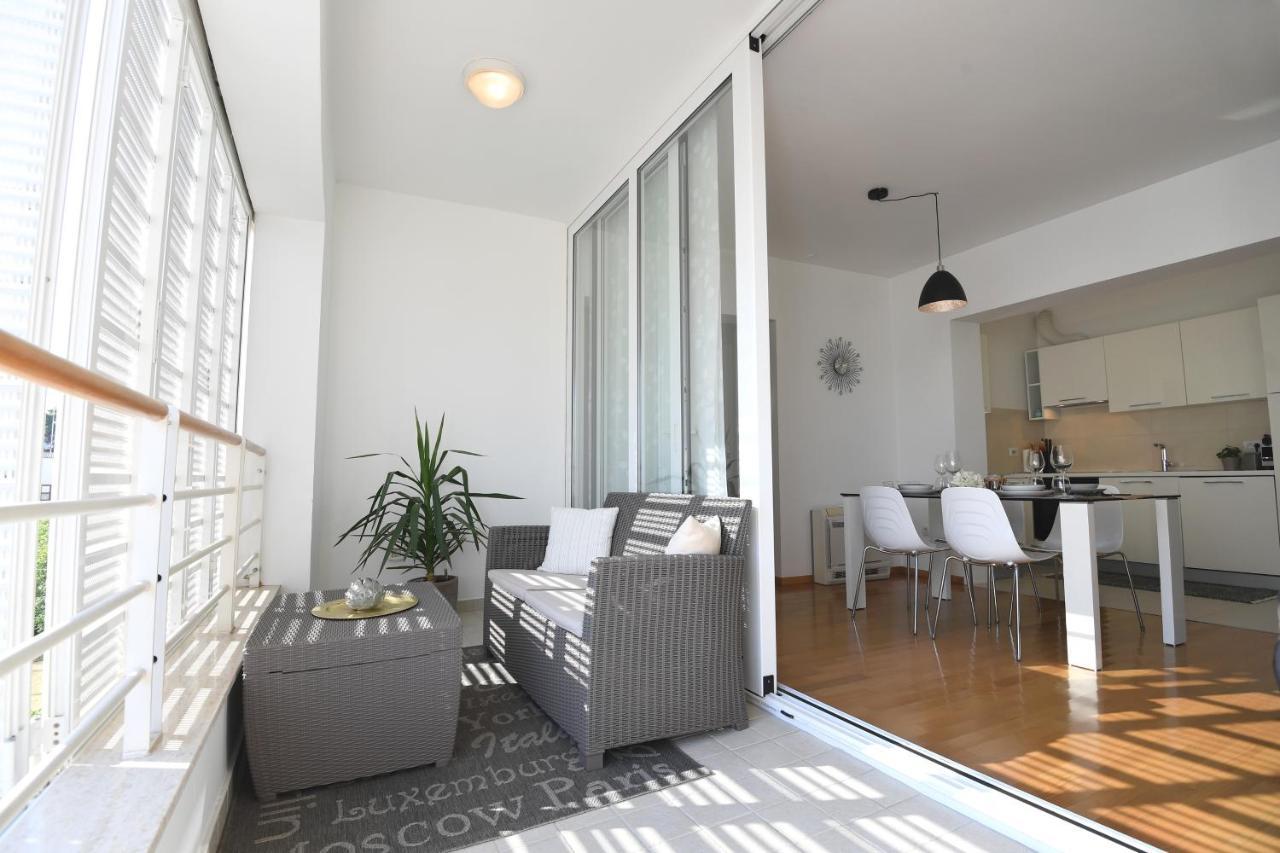 Apartment Lari Zara Esterno foto