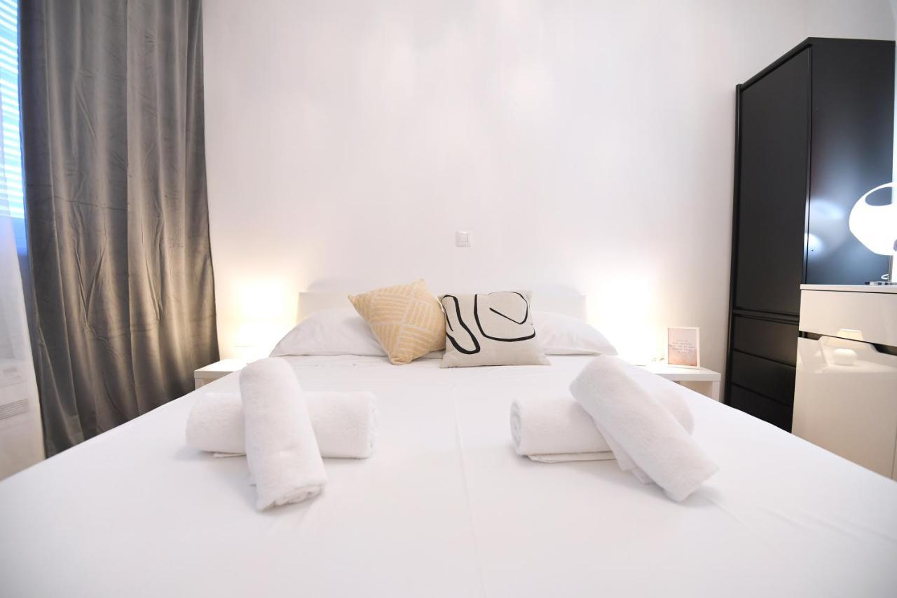 Apartment Lari Zara Esterno foto